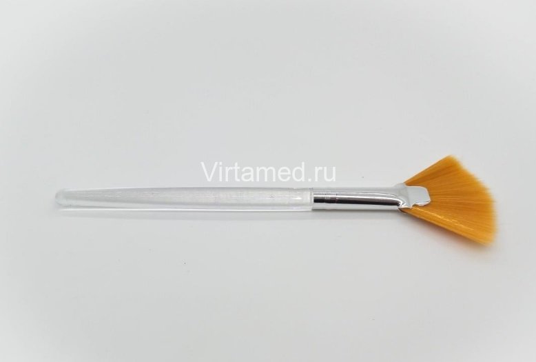 Веерная кисть синтетическая для пилингов и масок с пластиковой ручкой длина 15,5 см